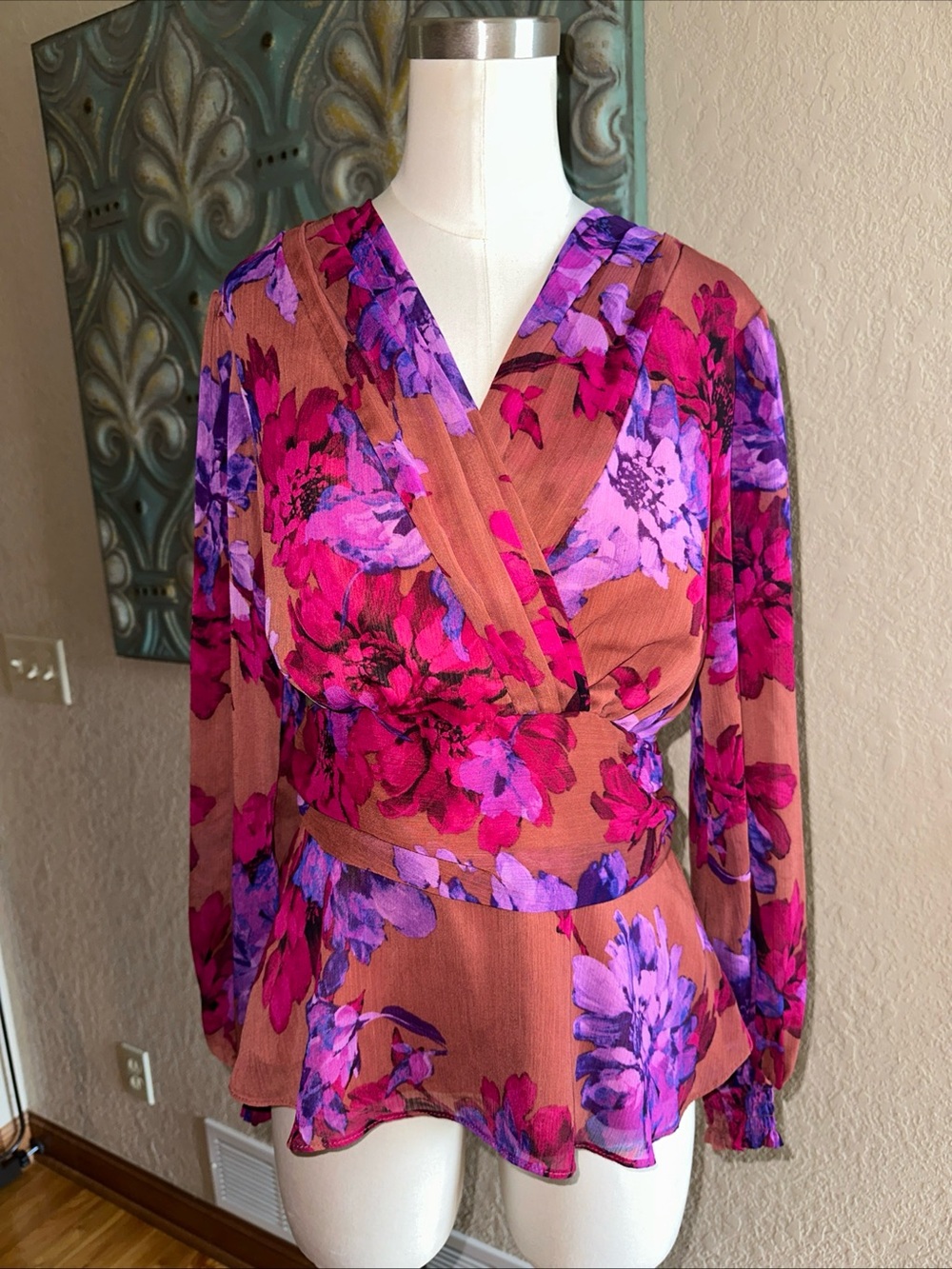 Sofia Jeans Floral Faux Wrap Blouse Women’s Medium Peplum Long Sleeve Top M